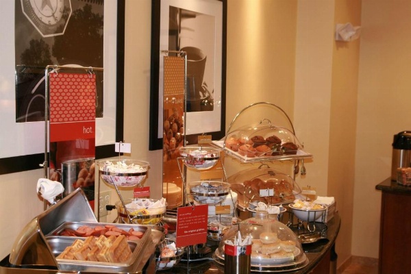 Hampton Inn By Hilton Brentwood image 13